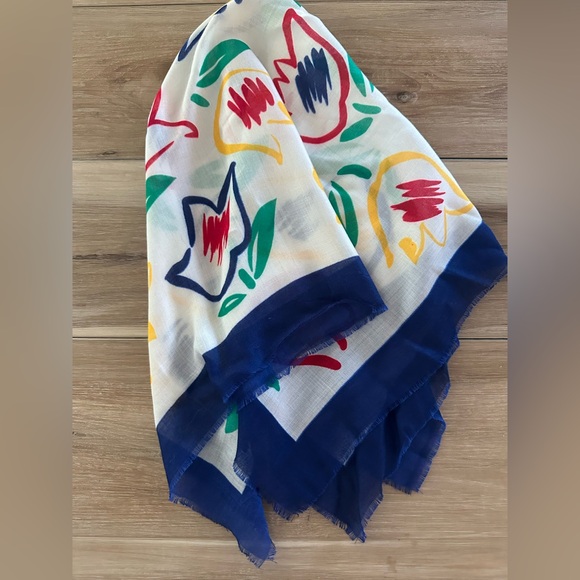 Shalom Tulip Art Scarf - Picture 2 of 4